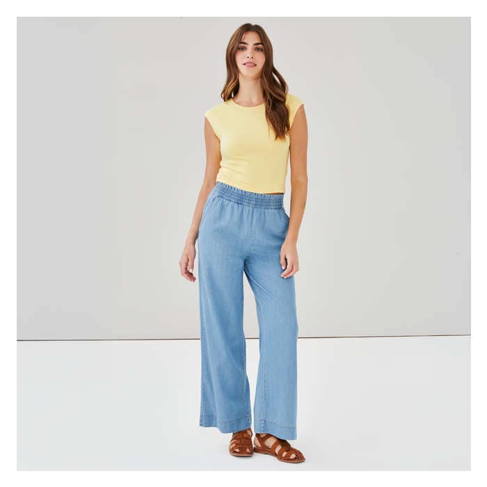 Women's Light Wash Wide Leg Chambray Pant - Light Wash